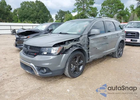 2020 Dodge Journey Crossroad z USA, uszkodzony, nr VIN 3C4PDCGBXLT264216
